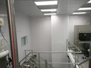 ALUMA1 18' High Cleanroom Wall